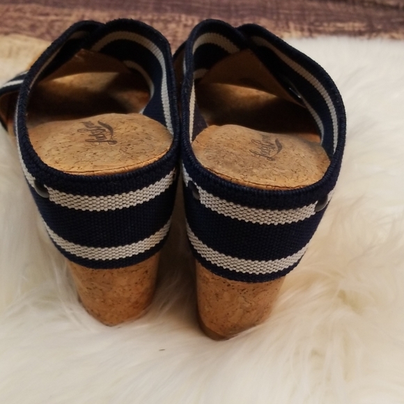 Lucky Brand Miller Wedge Sandals - Picture 10 of 12